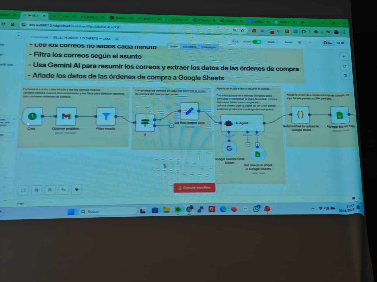 Pantalla con un flujo de automatización creado en N8N durante SynergIA 2025.